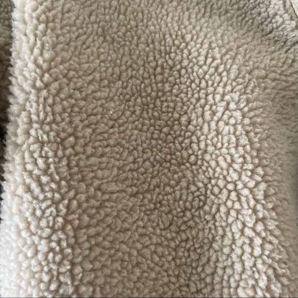 Brandy Melville John Galt Sherpa Teddy Jacket - Picture 4 of 5